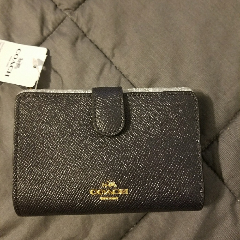 Coach Medium Zip Wallet